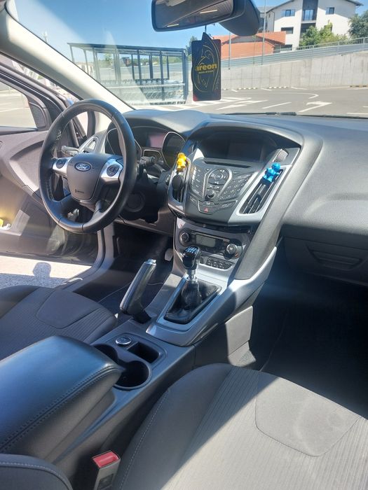 FORD Focus 2013 — imagine 5