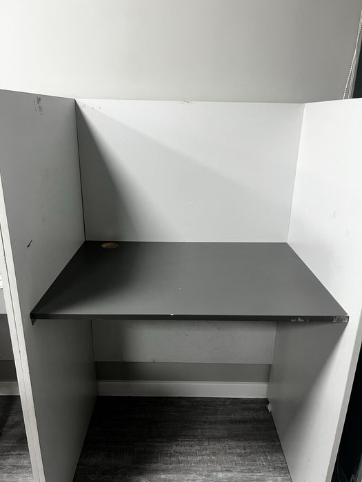 Стол и стулья для офиса