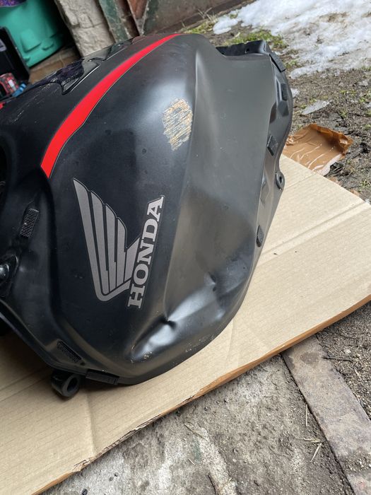 Капак алтернатор и резервоар Honda cbr 650 r