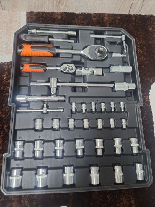 Продам набор инструментов