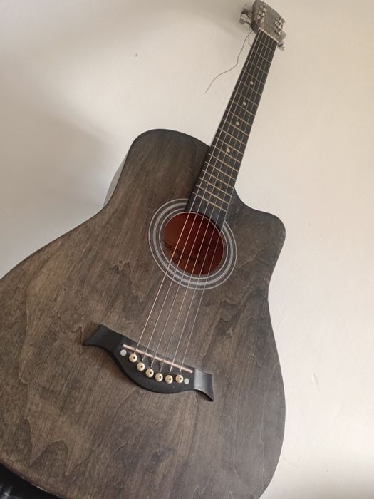 Гитара сатылады.