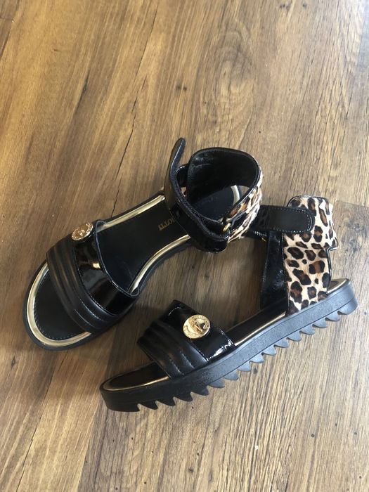 Дамски сандали Cesara Pacciotti