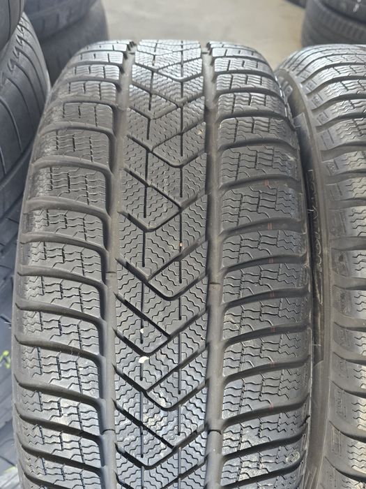 2 Броя 245/45/18 Pirelli 7,5mm 23dot