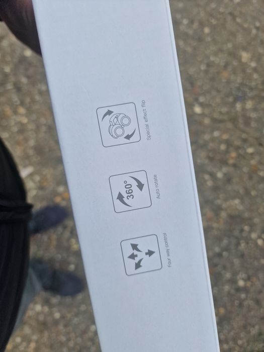 Masinuta noua cu telecomanda / se da peste cap /