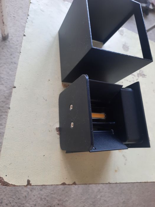 Продаётся лед светильник.