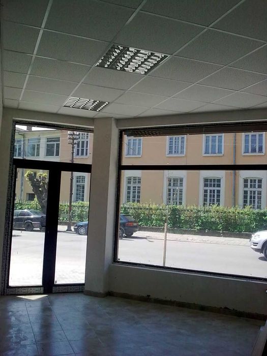 Дава се под наем Магазин в Русе, Център - 33 кв.м за 380 € - Снимка #1