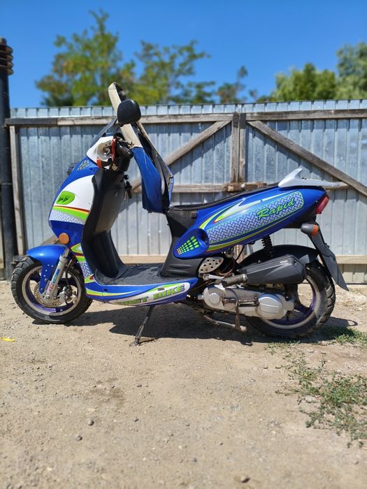 Vând scuter First Bike