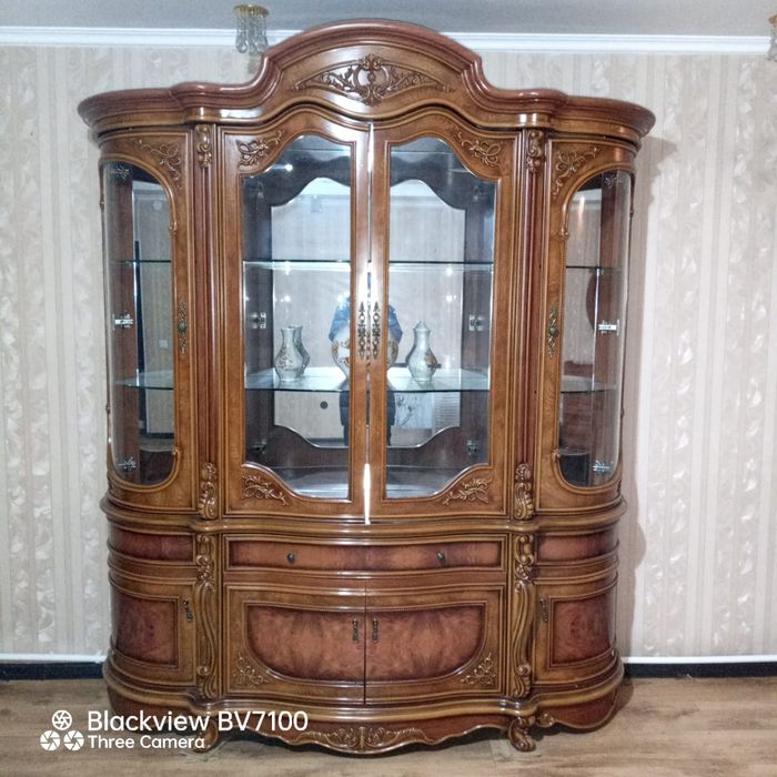 Шкаф для посуды продам