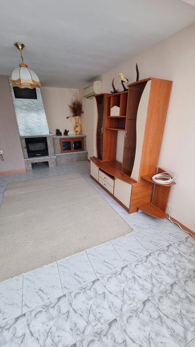 Дава се под наем Етаж от къща в Варна, Галата - 100 кв.м за 548.25 € - Снимка #2