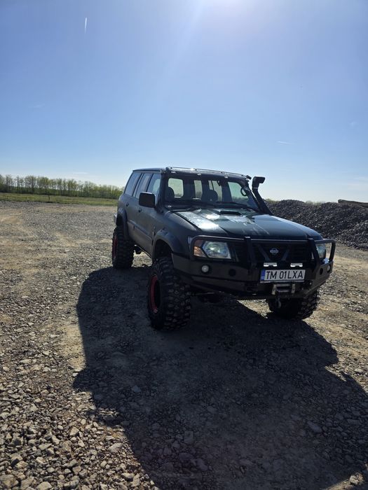 Vând Nissan Patrol y61 motor 4.2 Autoutilitar