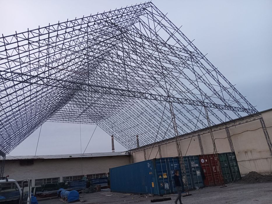 Том Навес Парник курамиз