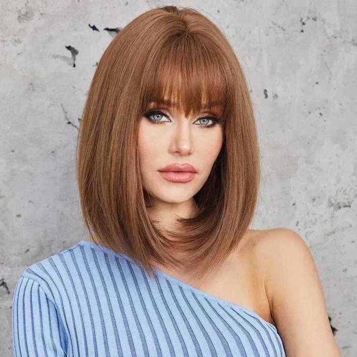 Кафява права синтетична перука с бретон - 35 см