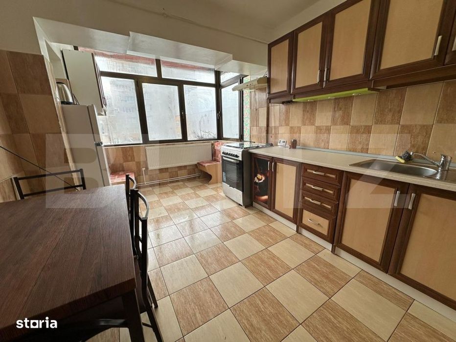 Apartament cu 3 camere, decomandat, 67 mp, cartier Obcini — fotografia 1
