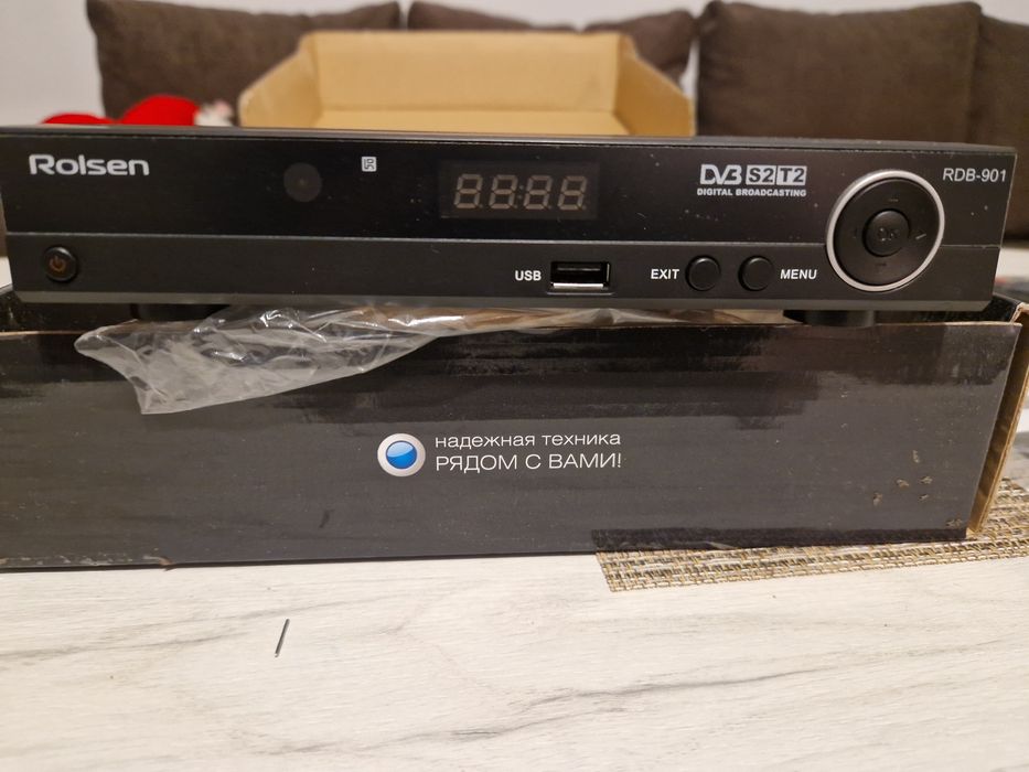 Цифров телевизионен приемник Rolsen RDB-901