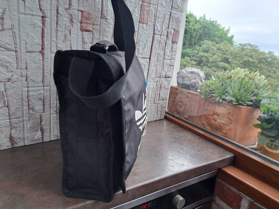 черна чанта Adidas,чанта за лаптоп,адидас