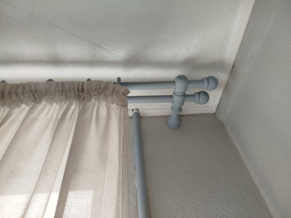 Карниз для штор деревянный