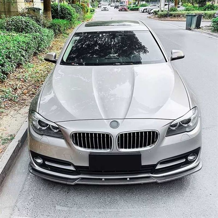Prelungire Lip Bara Fata Normala BMW Seria 5 F10 F11 Facelift LCI (15-17), Bara Standard, Negru Lucios
