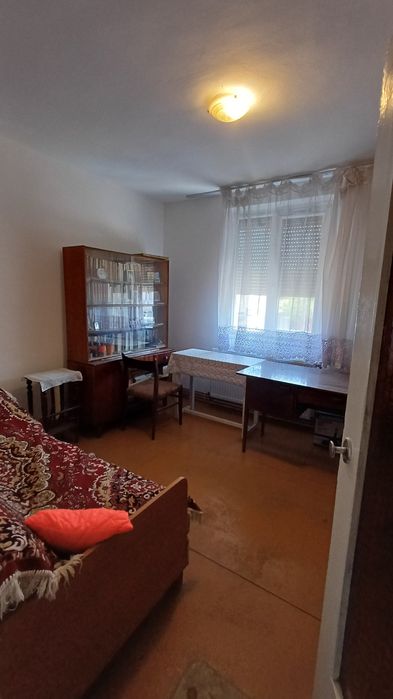 Apartament  3 camere de vânzare în Pâncota.