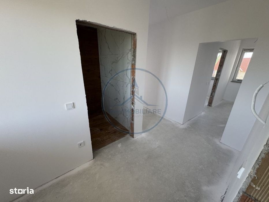 Apartament 3 camere / 2 bai / 95 MP / etaj 2/  parcare + boxa / ZONA