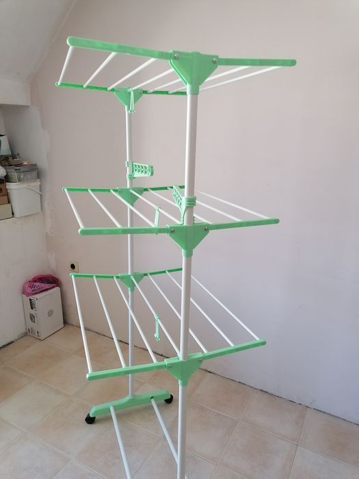 Сушилка за дрехи на колела