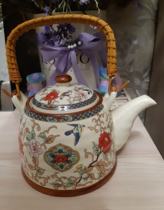 Чайник 0,900 литров  новый