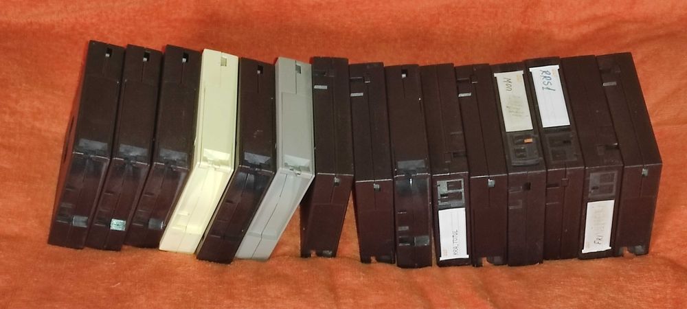 15 bucati Casete / cartdrige - de stocare de date ( DLT )