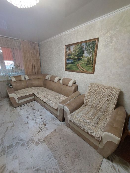 Продам угловой диван и кресло б/у