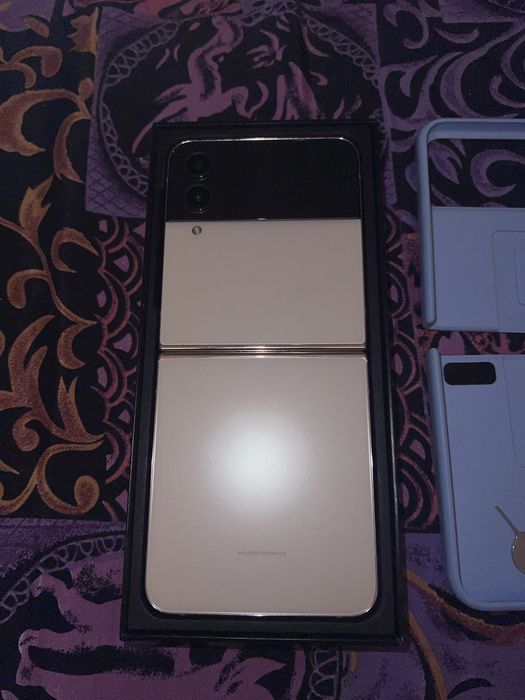 Samsung galaxy z flip 4 на части
