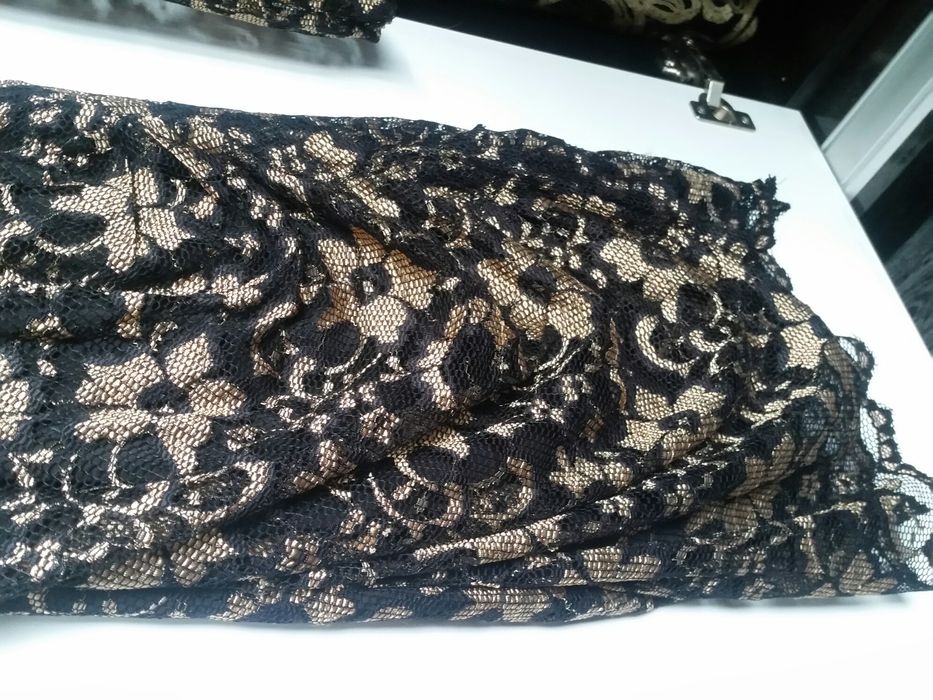 Рокля ликра, дантела и памук.