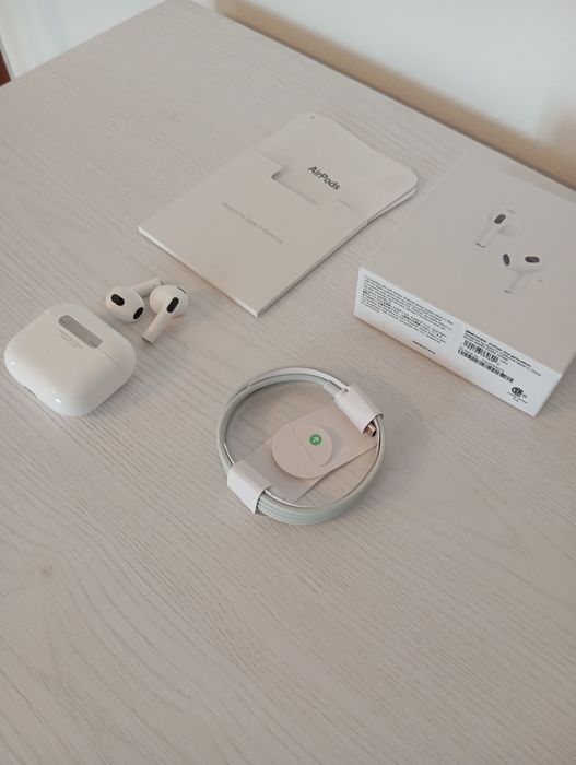 Vând căști Apple AirPods pro 3