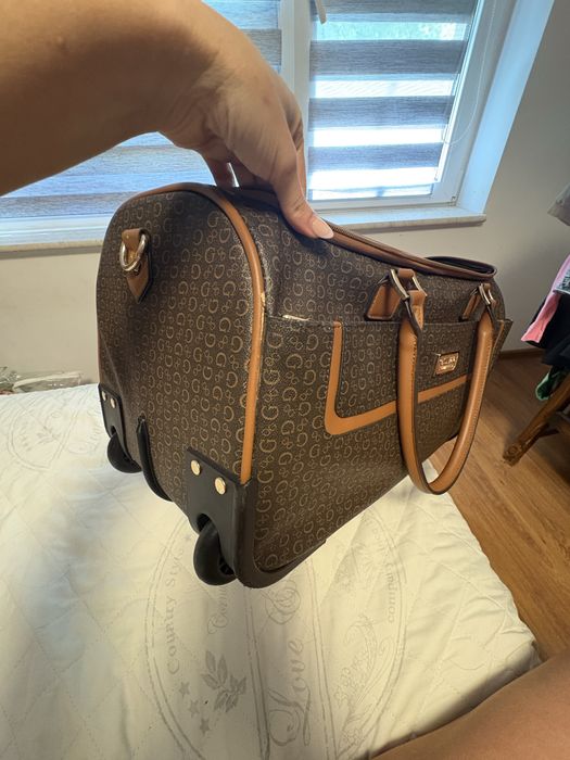 сак с колела на GUESS