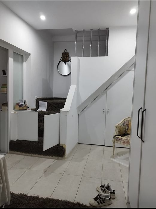 Închiriez casa 2 nivele, 100mp., Ploiesti(vis a vis de AFI),
