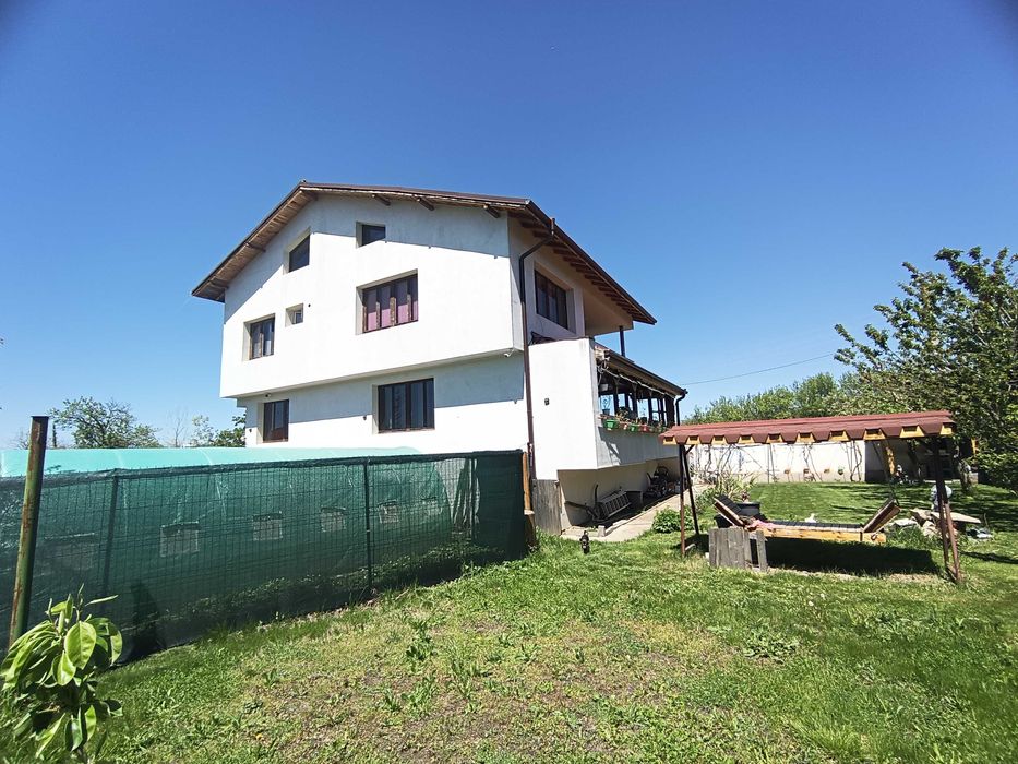 Продава се Къща в Костинброд - 314 кв.м за 1641 €/кв.м - Снимка #1