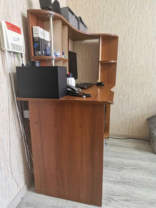 Компьютерный стол для дома