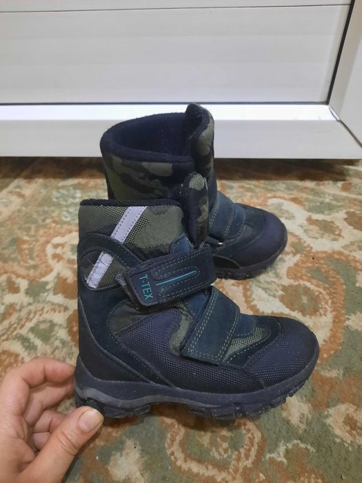 Продам сапожки детские