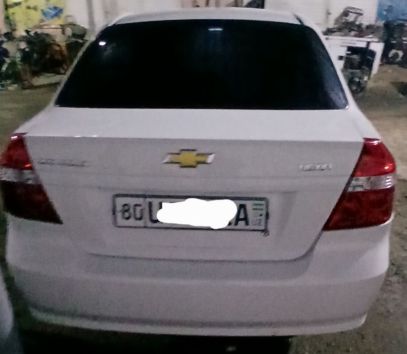 Chevrolet nexia 3 sotiladi