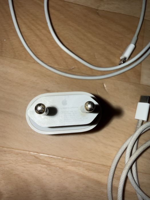 Зарядка для айфона