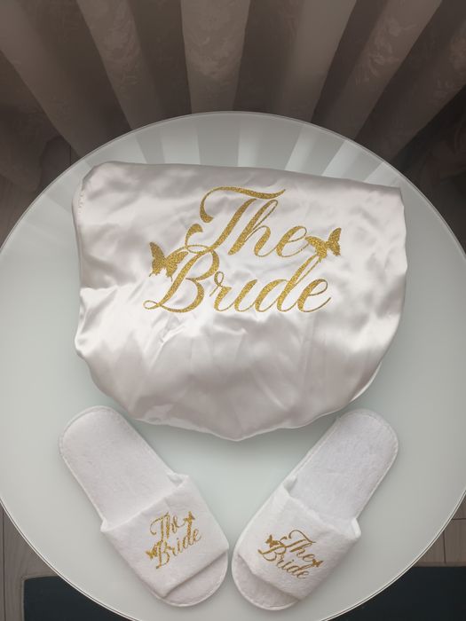 Vând Rochie de mireasa A line cu șliț    72 kg  160cm