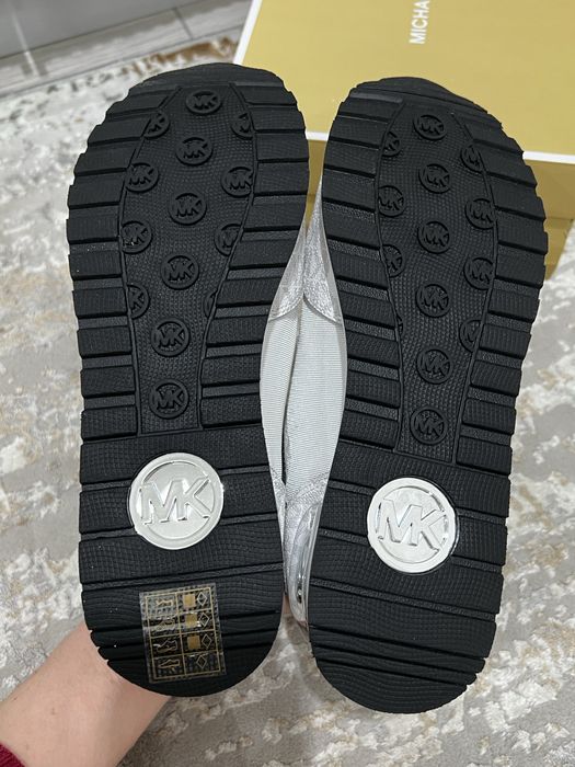 Кроссовки Michael Kors