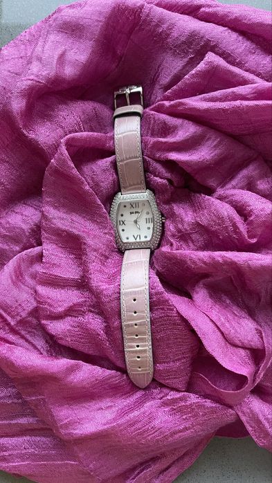 Дамски ръчен часовник