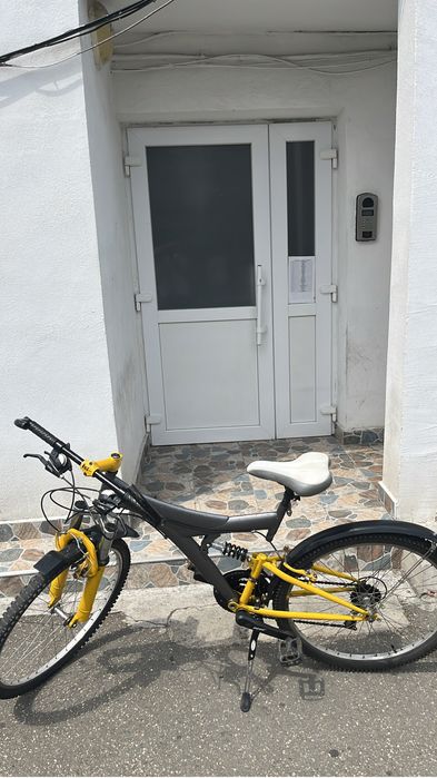 Vand bicicleta cadru M