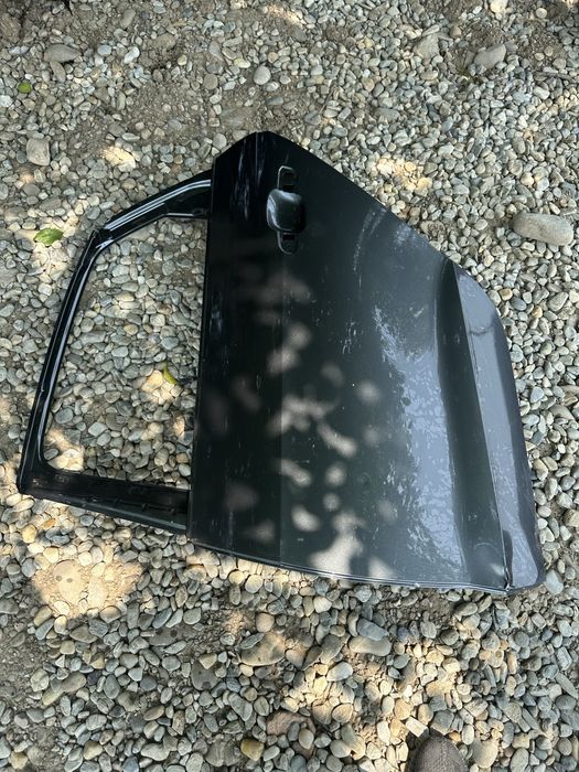 Ușă stânga spate audi a4.b9.