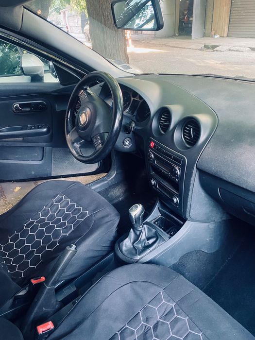 продавам Сеат Ибиза 2007 1.4i 2200 евро
