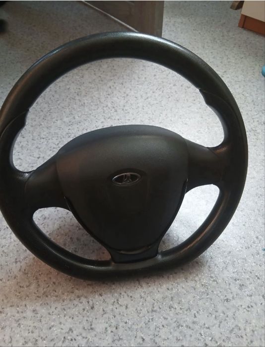 Продам руль 2114 новый.