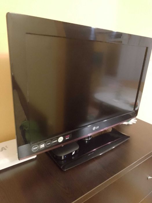 Продавам телевизор LG