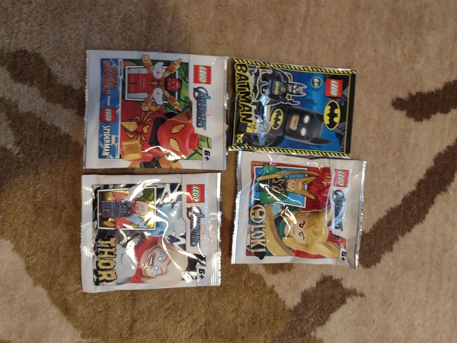Lego minifigurine Batman,Loky, Spiderman,  Thor