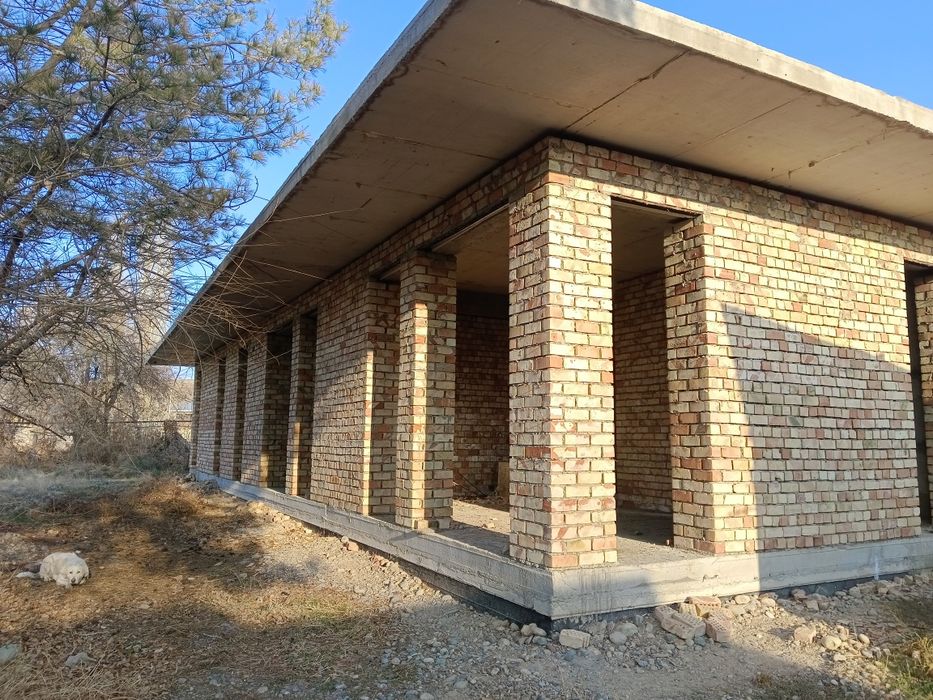 Продается не достроенный дом