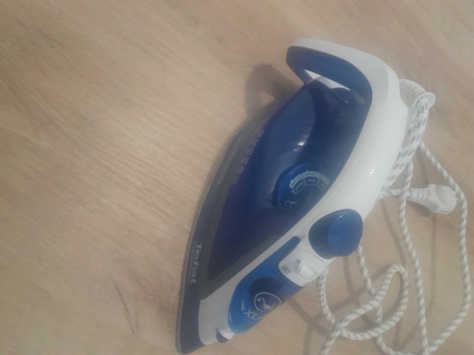 Продавам нова ютия TEFAL