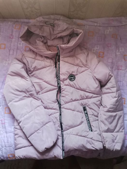 Продаю женские куртки