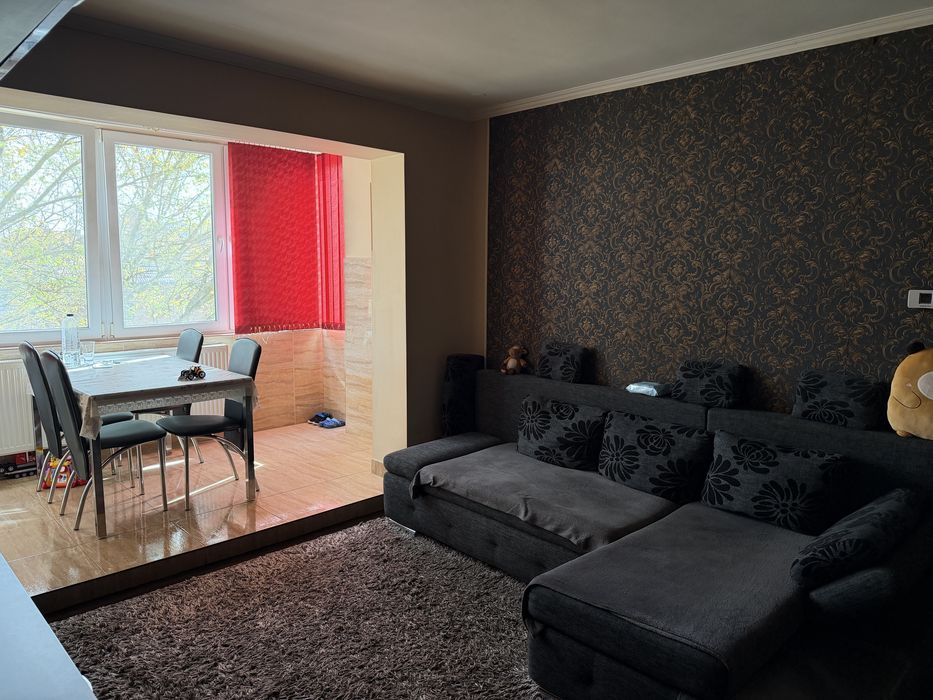 Vând apartament 2 cam 14 Mai